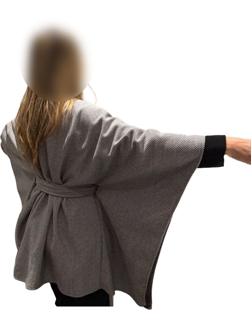 Cape femme unie avec ceinture à petit prix  | DestockEnLive.com